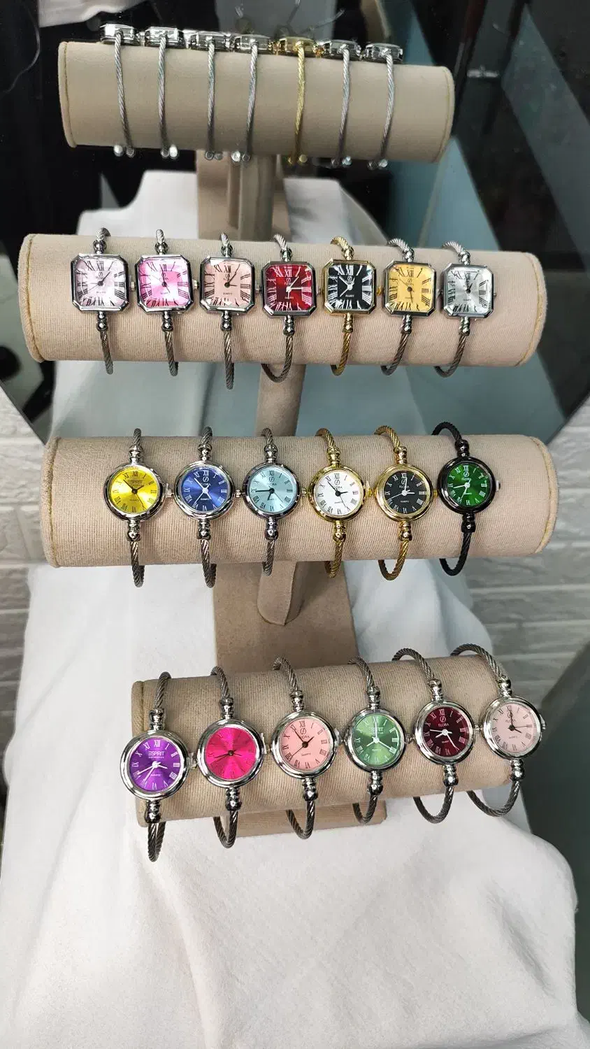 بنگل های صفحه رنگی|ساعت|رشت, حمیدیان|دیوار