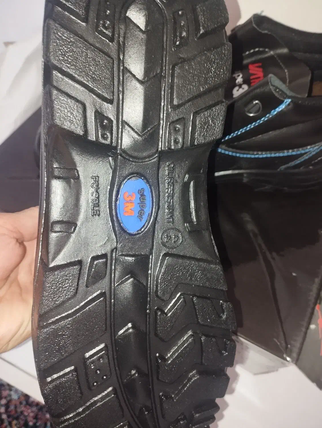 کفش کار|کیف، کفش، کمربند|بروجرد, |دیوار