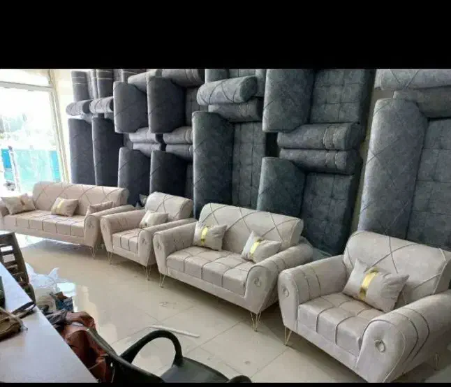 رنگ بندی نامحدود به دل خواه شما هست|مبلمان خانگی و میز عسلی|صدرا-فارس, فاز ۱|دیوار