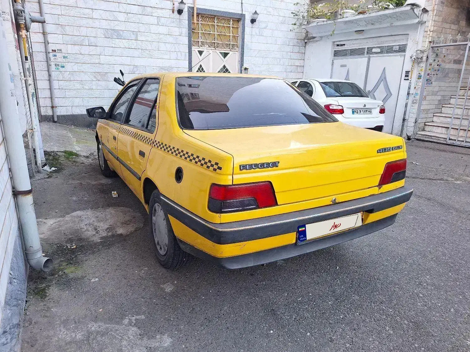 پژو۴۰۵ تاکسی شهری مدل۹۵بیرنگ|خودرو سواری و وانت|رشت, یخسازی|دیوار