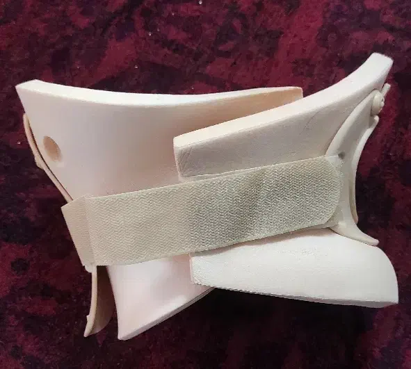 گردنی طبی سخت و نرم و آویز دست|آرایشی، بهداشتی، درمانی|قم, زینبیه|دیوار