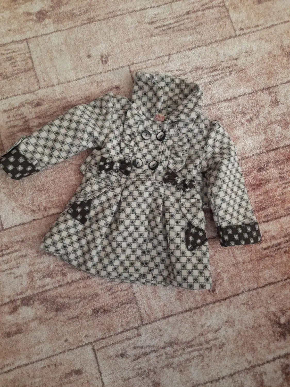 کاپشن|کفش و لباس بچه|یزد, |دیوار