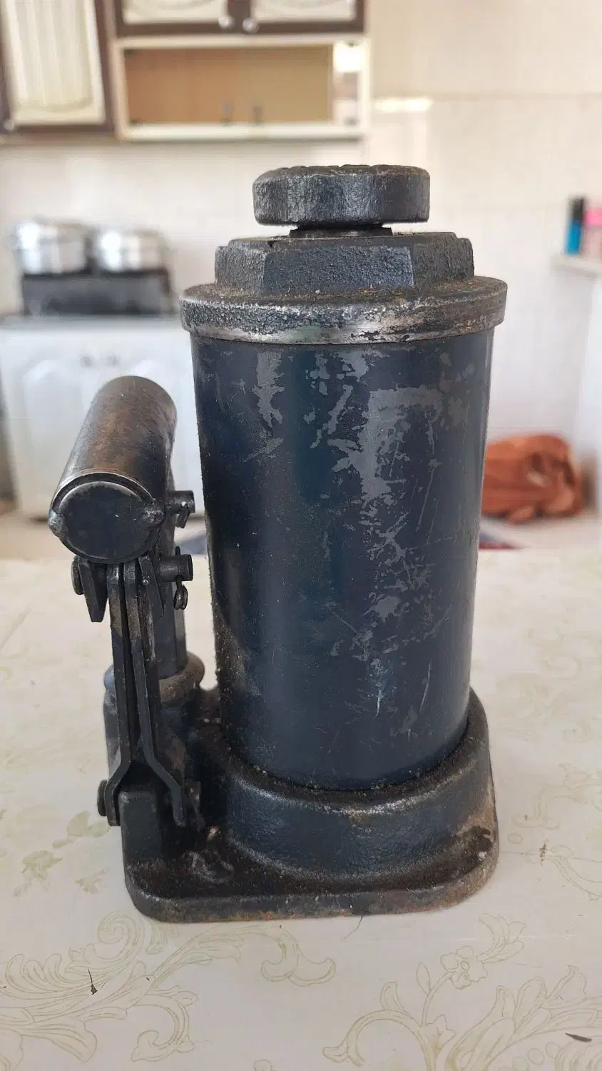 جک روغنی نو معاوضه هم دارم با کفتر یا کبوتر|قطعات یدکی و لوازم جانبی|ملایر, |دیوار