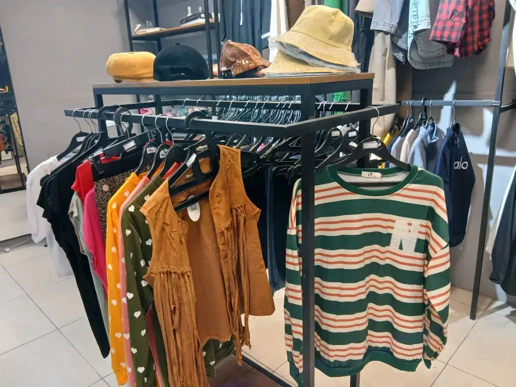 رگال وویترین لباس فروشی زنانه|فروشگاه و مغازه|گرگان, |دیوار