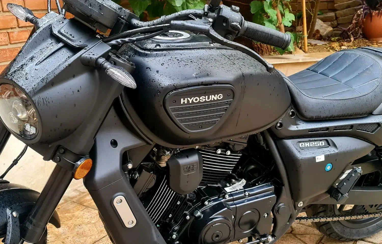 هیوسانگ آکوئیلا ۱۴۰۳ نیو فیس مشکی مات کاستوم|موتورسیکلت|تهران, نصرت|دیوار