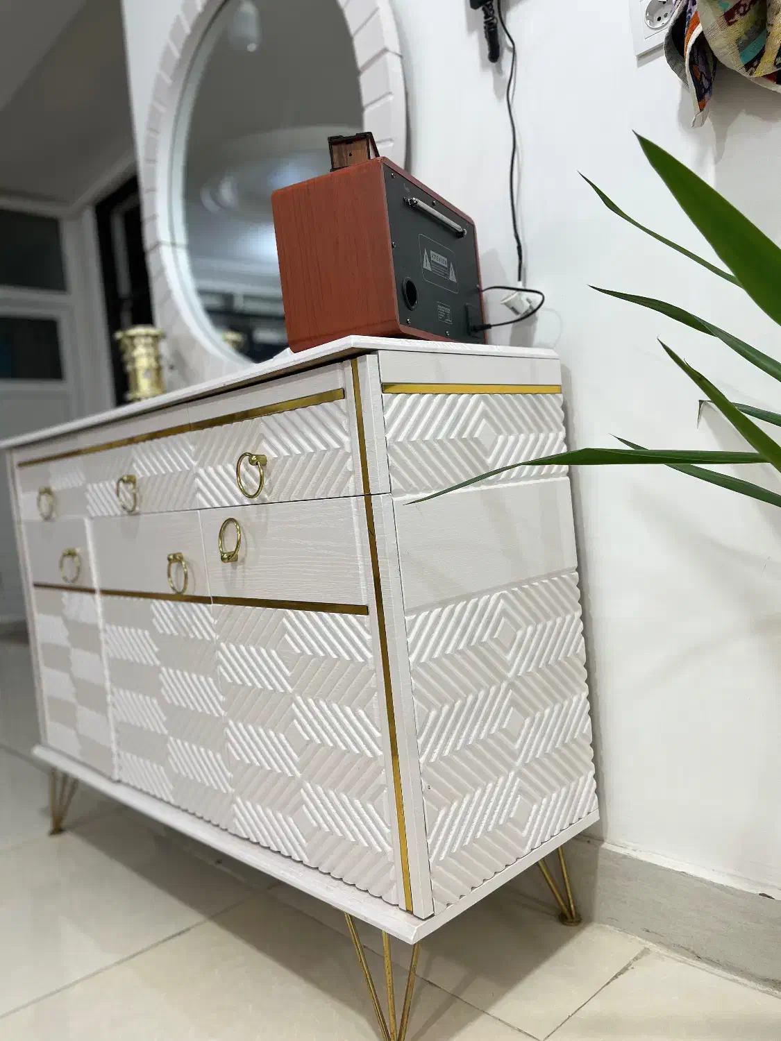 آینه کنسول و‌میز تلویزیون نو|بوفه، ویترین، کنسول|باغ ملک, |دیوار