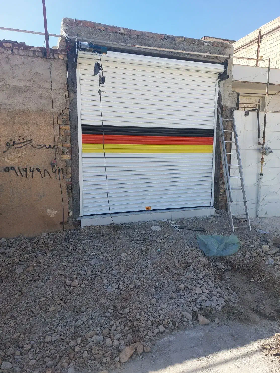 کرکره برقی وشیشه سکوریت وجک بازویی و سایبان برقی|خدمات پیشه و مهارت|خرم‌آباد, |دیوار