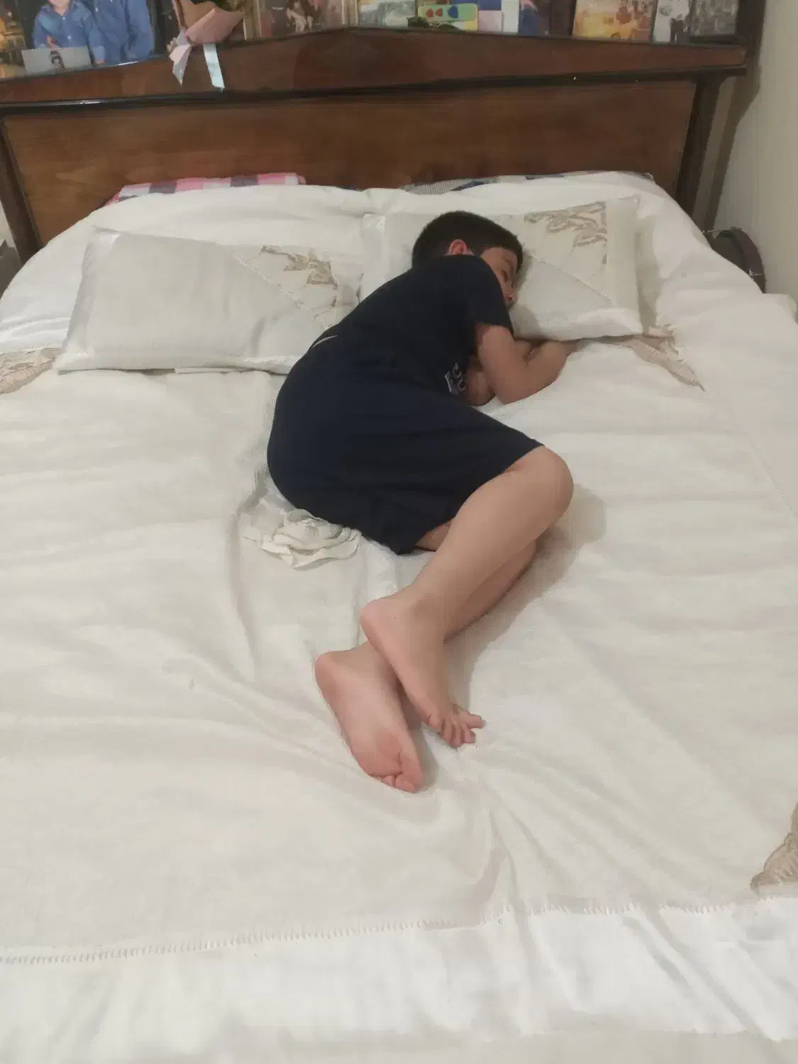 تخت|تخت و سرویس خواب|اصفهان, فرودگاه|دیوار