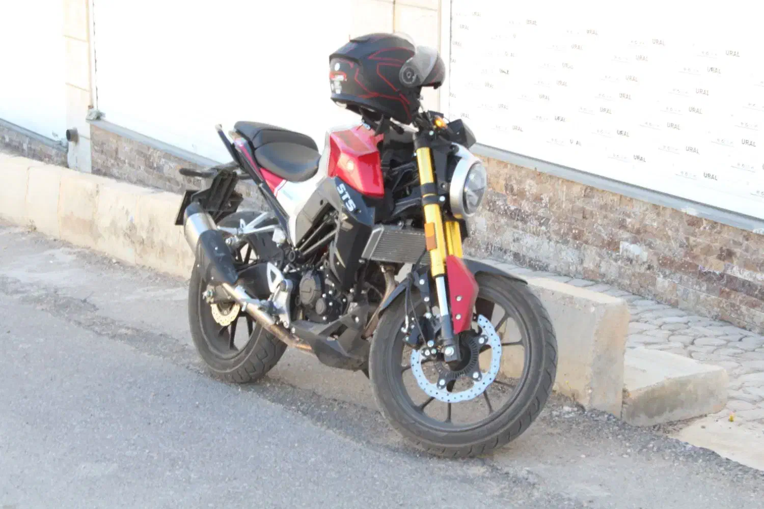 cb150 اشیل|موتورسیکلت|صدرا-فارس, فاز ۱|دیوار