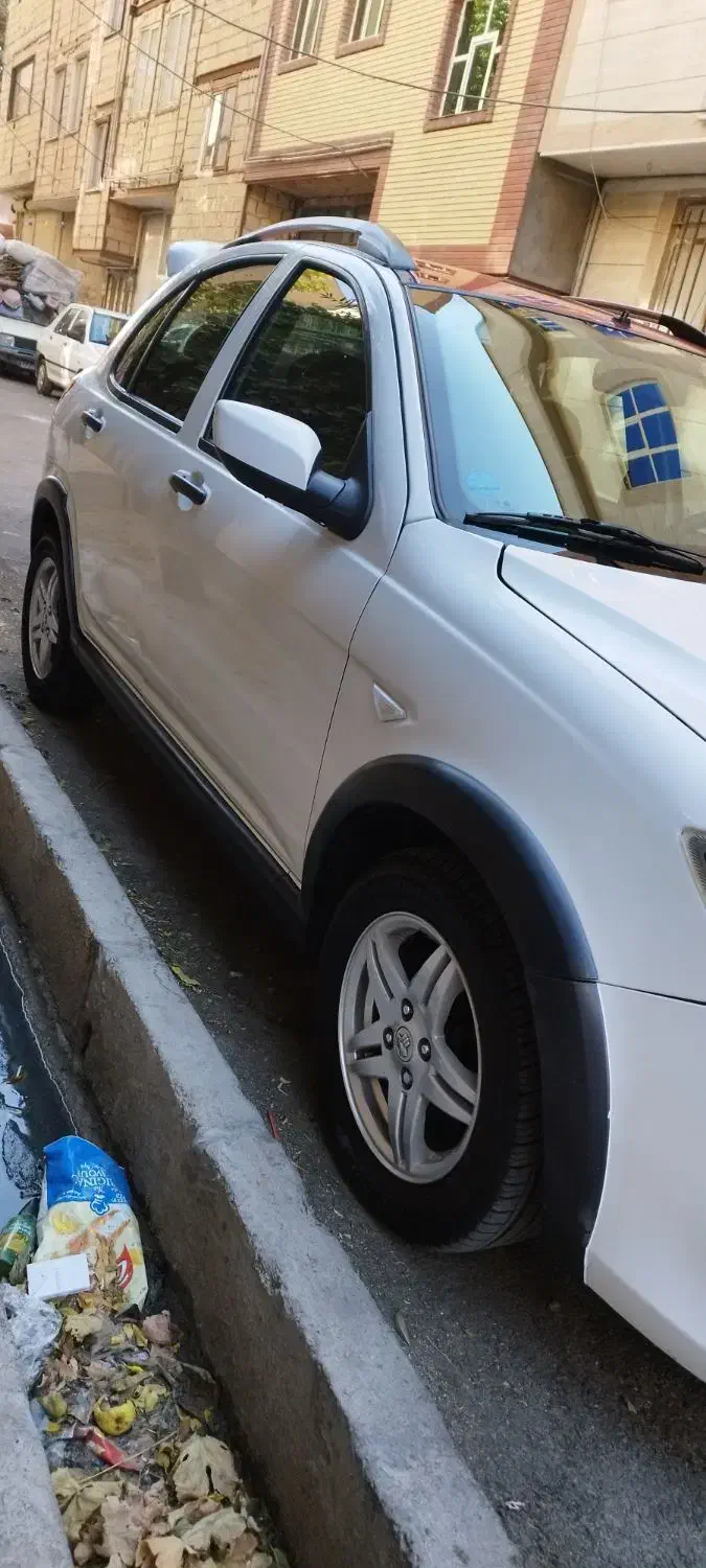 کوییک R مدل 1401سفید قرمز بی رنگ پلمپ|خودرو سواری و وانت|نسیم‌شهر, |دیوار