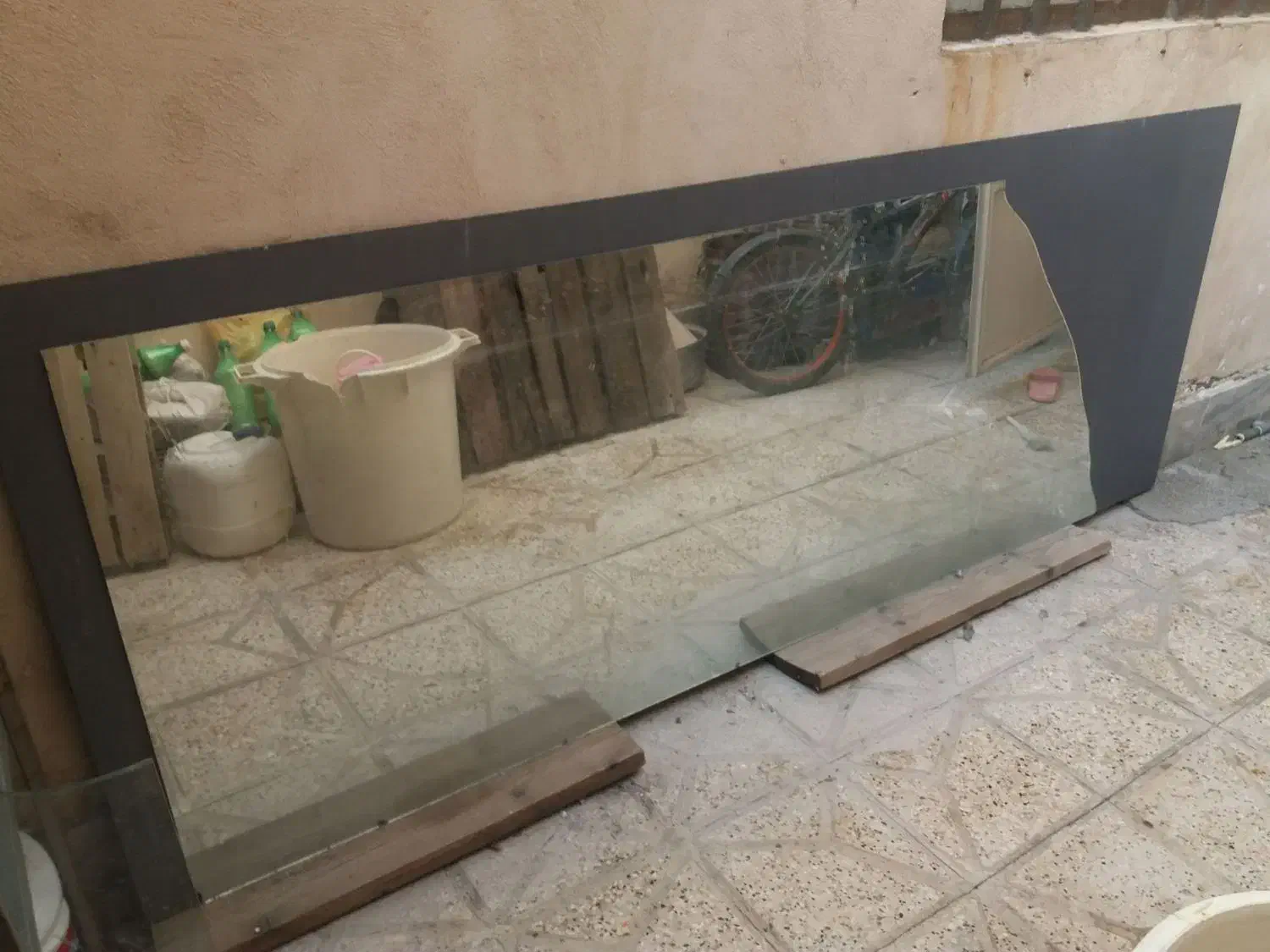 آینه|آینه|مشهد, مشکینی (شهرک غرب)|دیوار