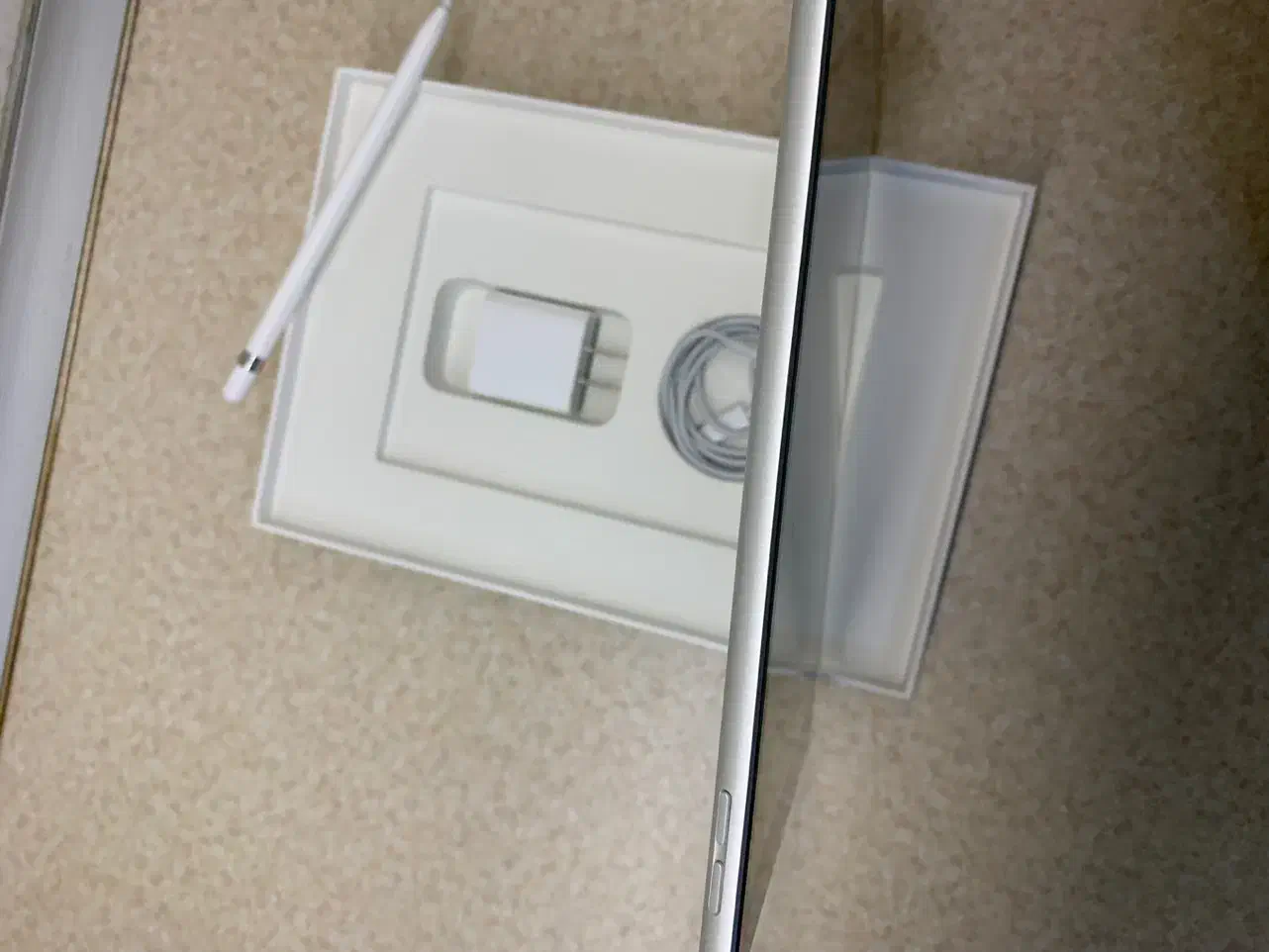 ایپد نسل ۹ با قلم ۲۵۶|تبلت|تبریز, |دیوار