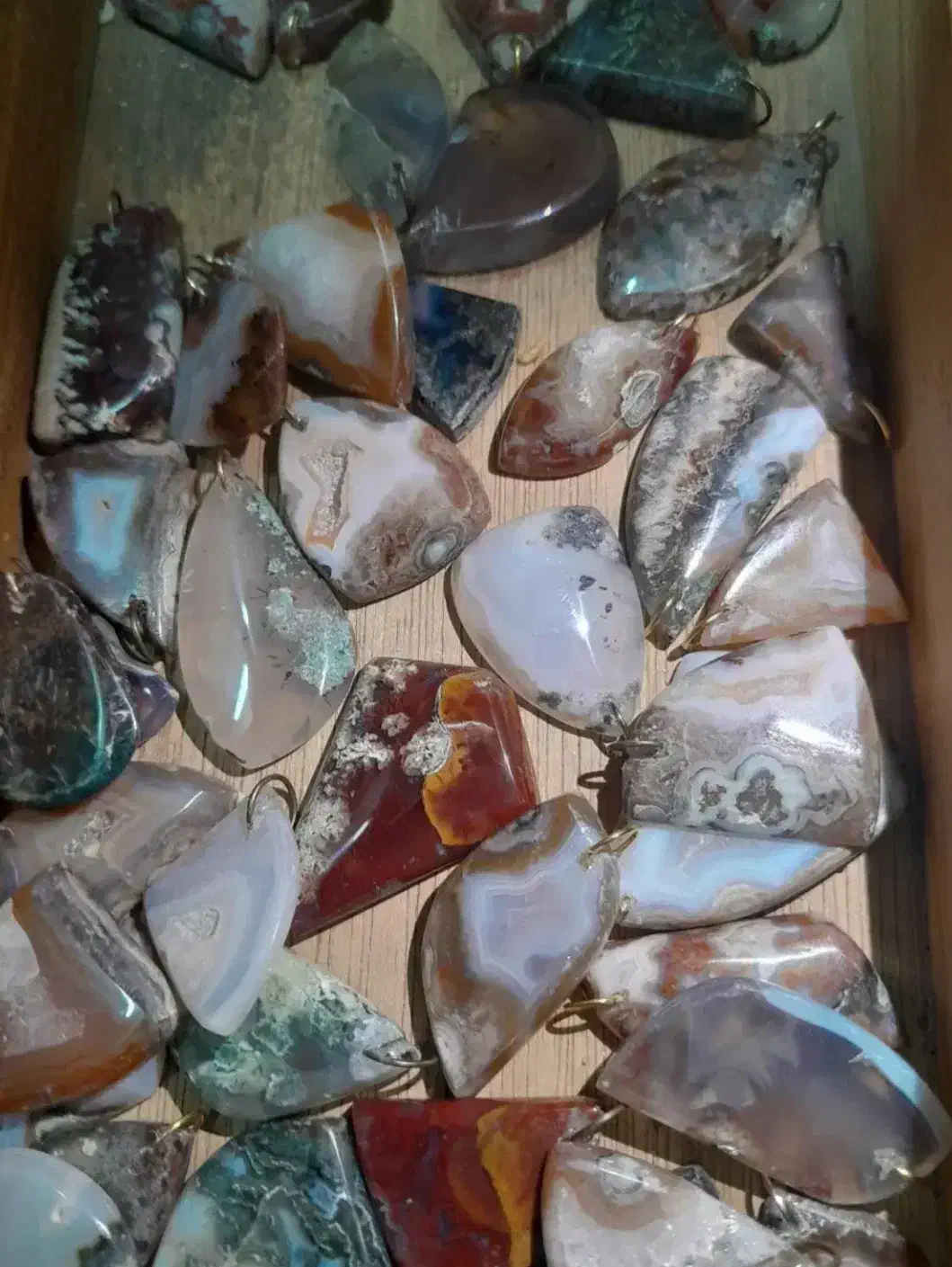 سنگ گردن بند|جواهرات|شاهدشهر, |دیوار