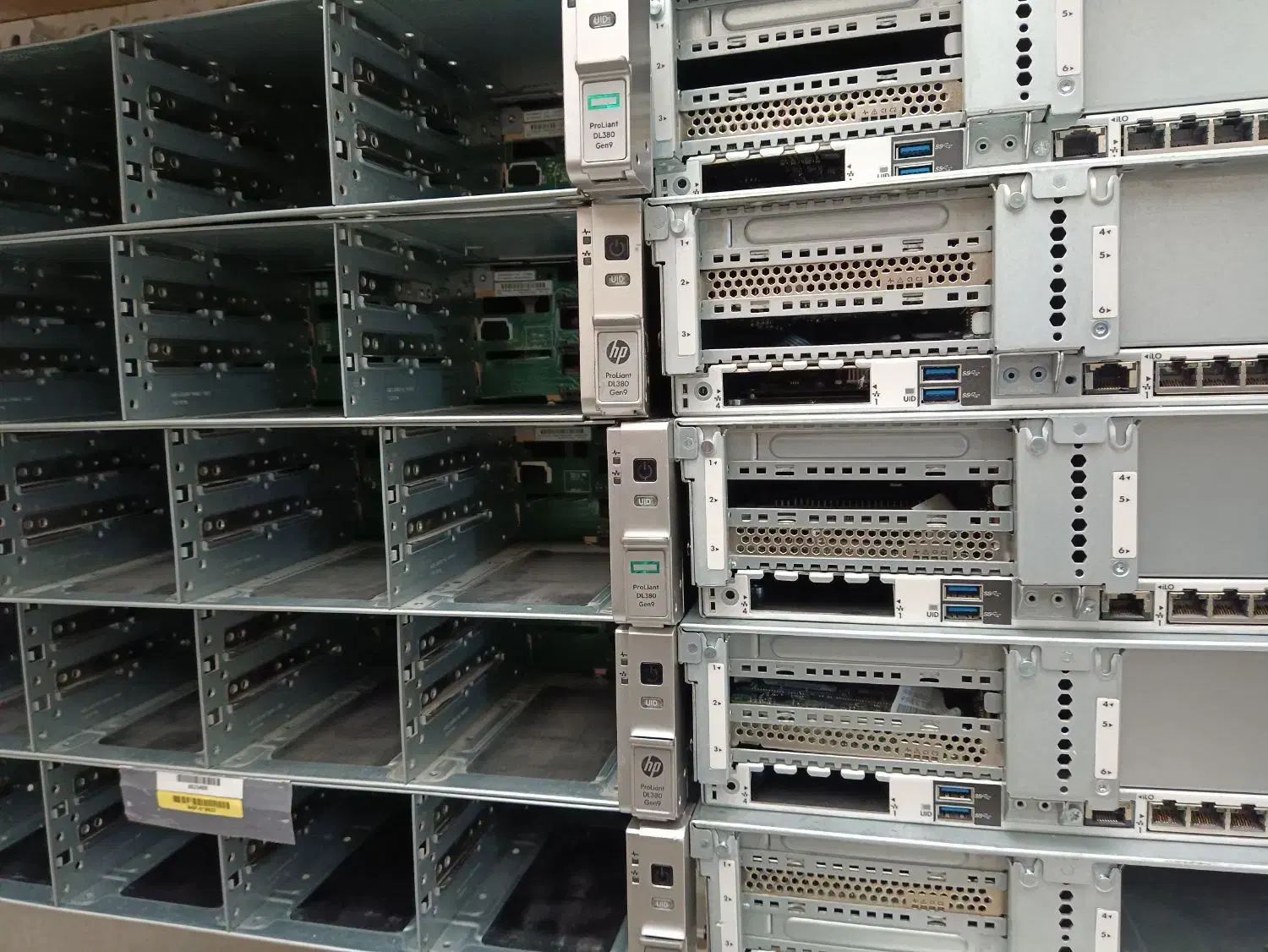سرور DL380 G9 HP مناسب حسابداری وویپ|مودم و تجهیزات شبکه|تهران, خواجه نصیر طوسی|دیوار
