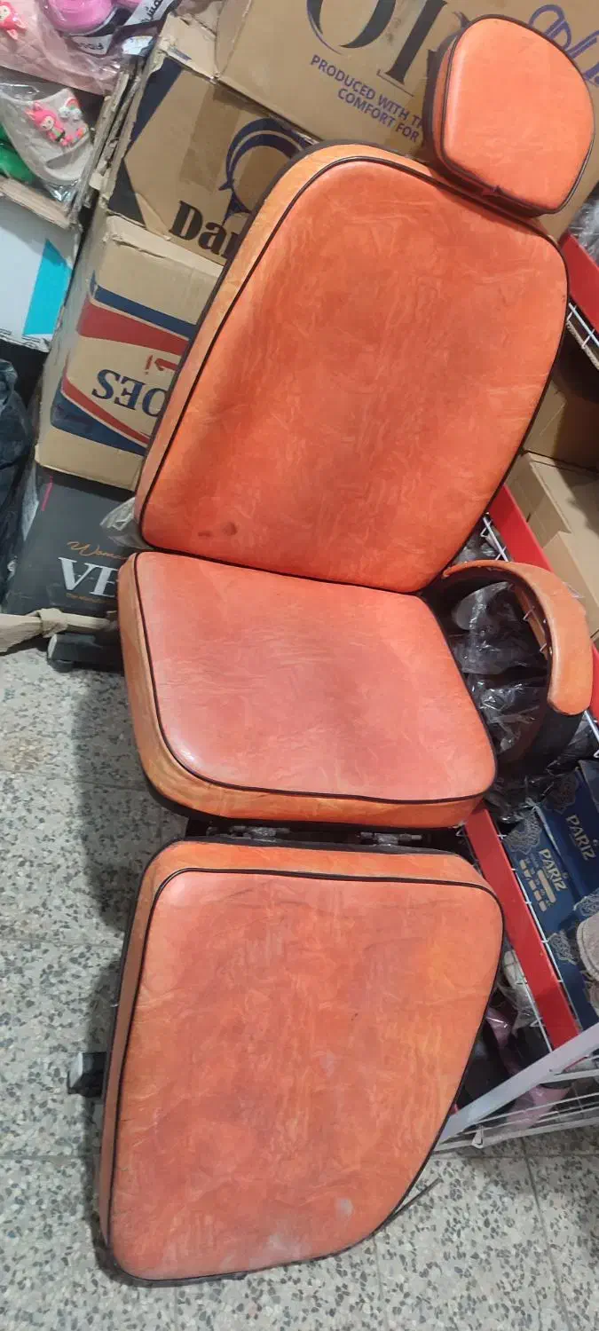 صندلی ارایشگاه|آرایشگاه و سالن‌های زیبایی|خرم‌آباد, |دیوار