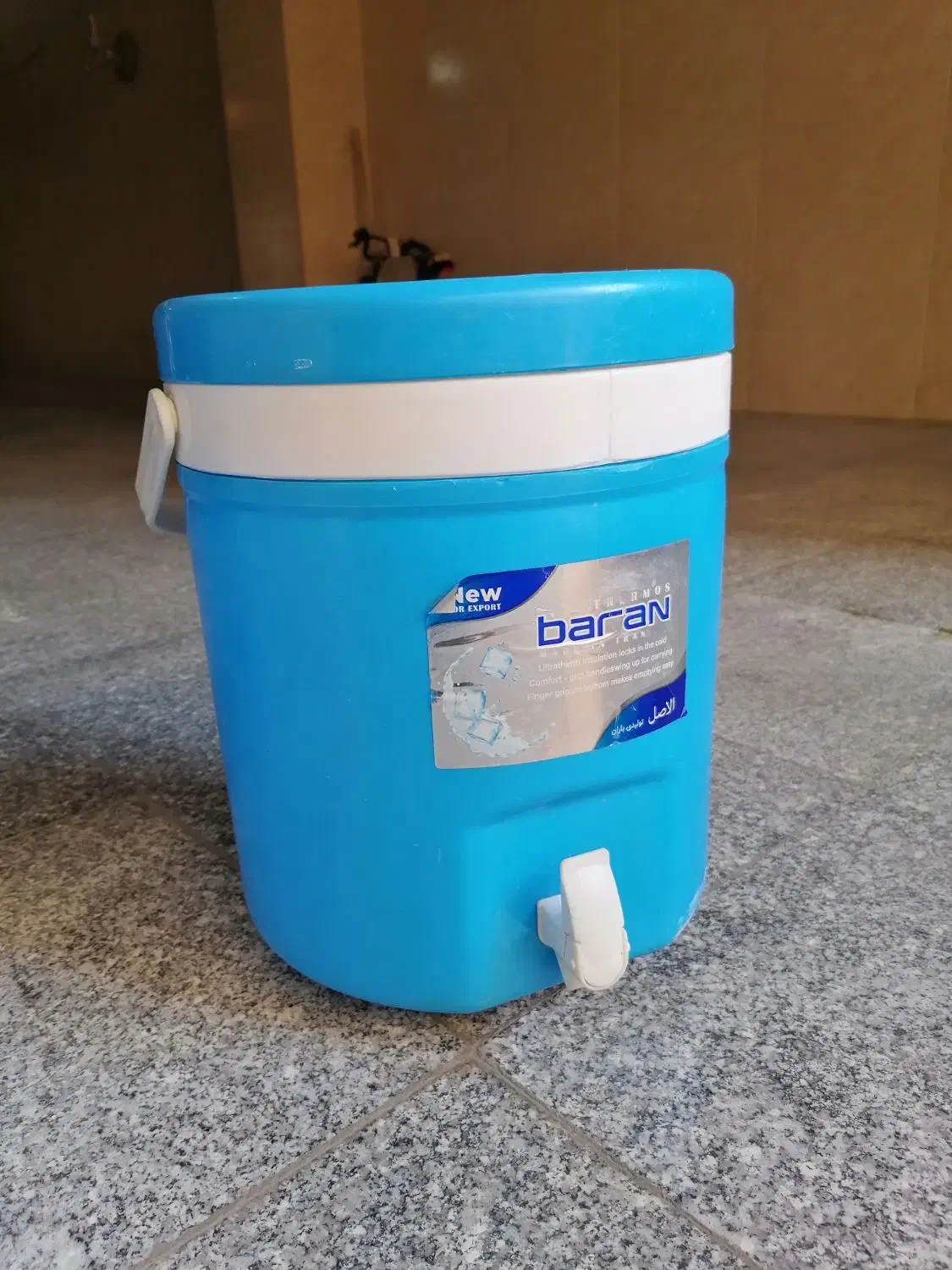 کلمن|ظروف نگهدارنده، پلاستیکی، یک‌بارمصرف|تبریز, |دیوار