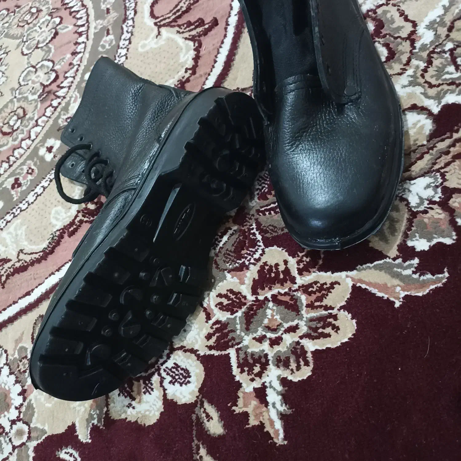 پوتین|کیف، کفش، کمربند|علی‌آباد کتول, |دیوار