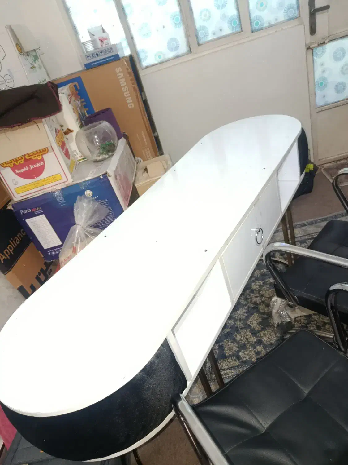 میز .استند..|آرایشگاه و سالن‌های زیبایی|مسجد سلیمان, |دیوار