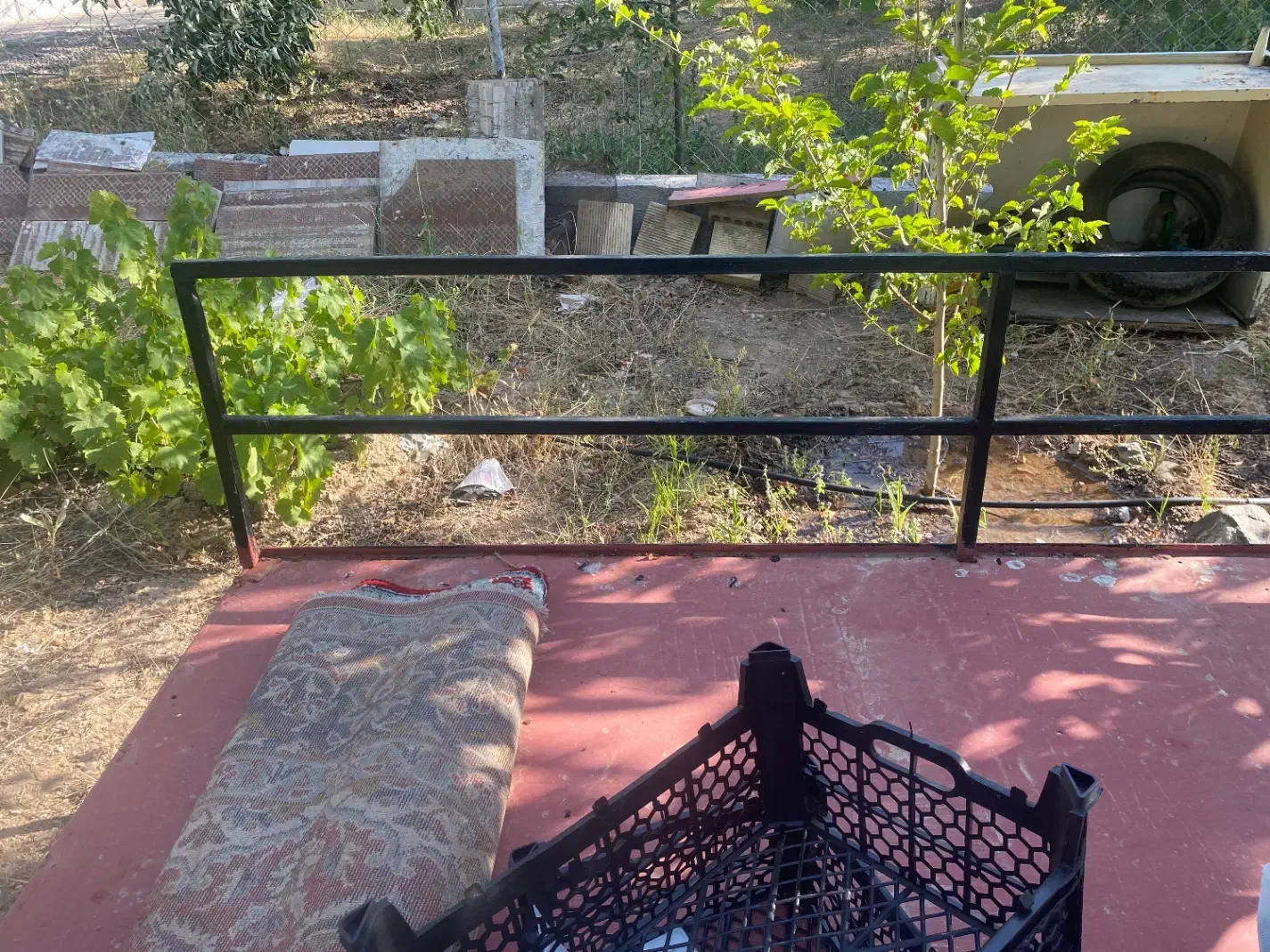 دو عدد نیمکت آهنی|صندلی و نیمکت|زنجان, |دیوار