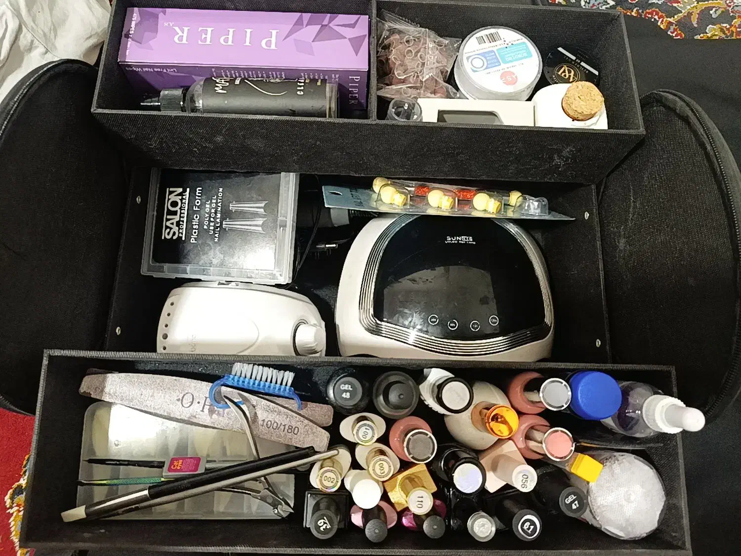 وسایل نو و کامل کاشت ناخن|آرایشگاه و سالنهای زیبایی|کوار, |دیوار