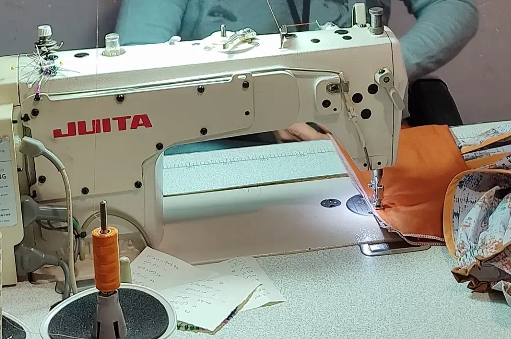 چرخ خیاطی|چرخ خیاطی و ریسندگی|شیراز, چوگیاه|دیوار