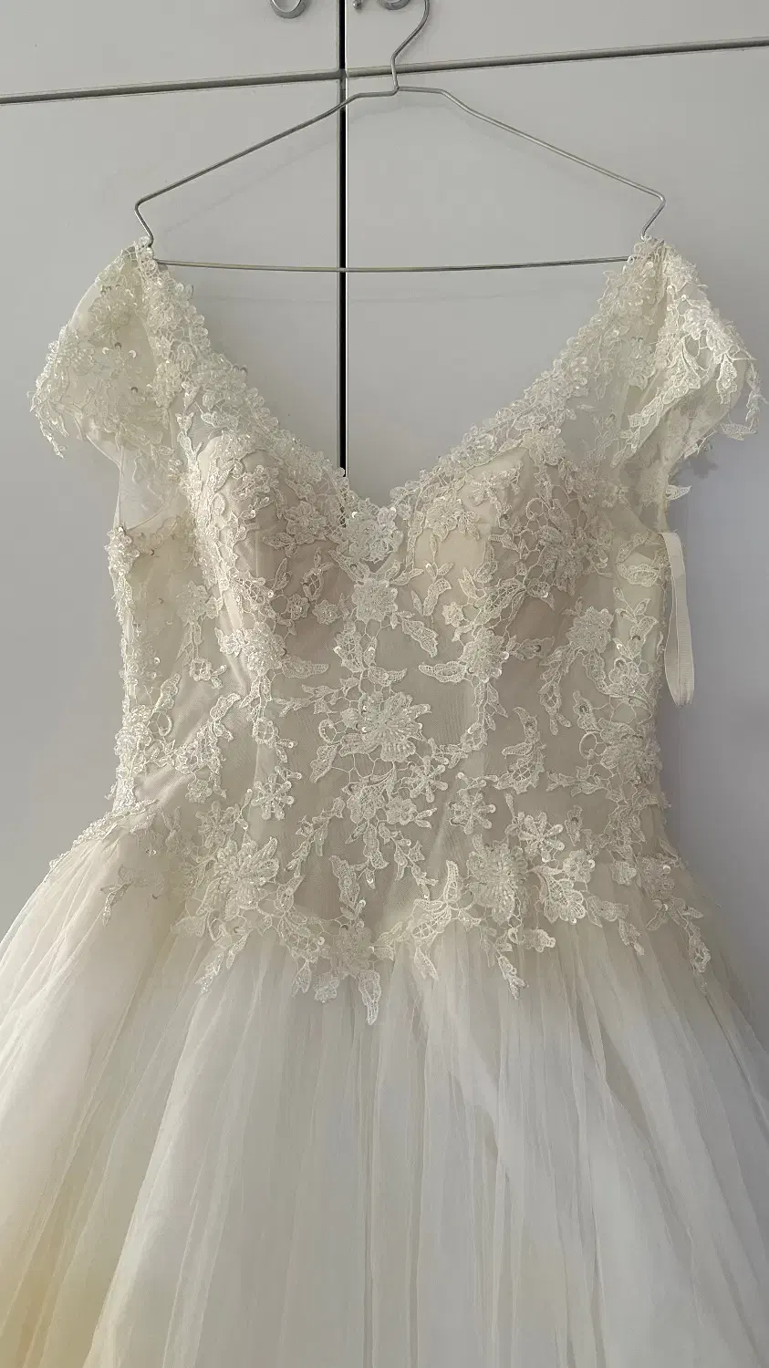 لباس عروس|لباس|ری, دولت‌آباد|دیوار