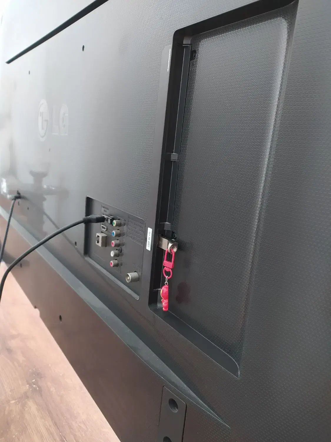 LED LG|تلویزیون و پروژکتور|شاهین‌شهر, شهرک هشت بهشت|دیوار