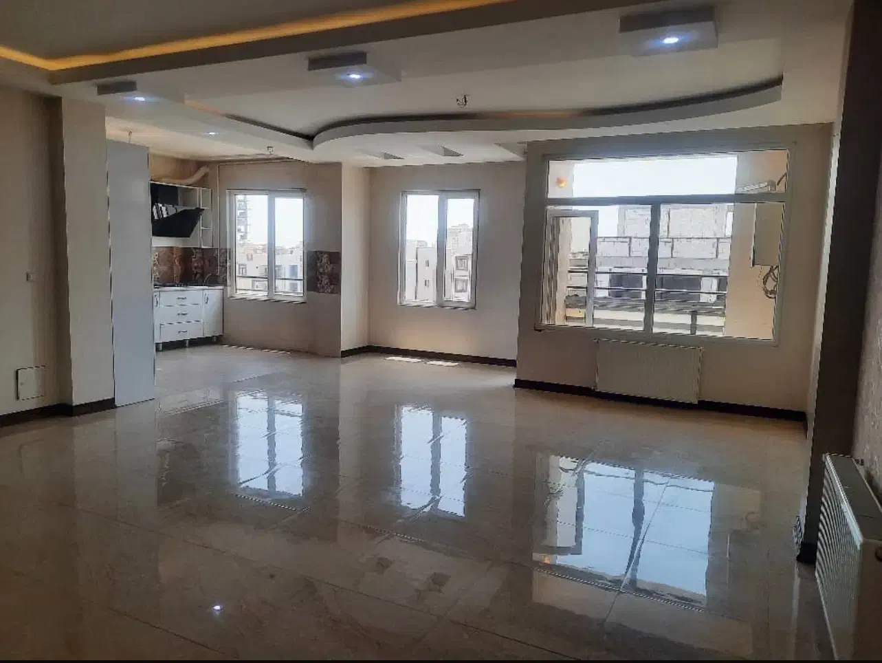 پونک ۱۲۸ متر ۳ خواب طبقه ۴ خیابان بشارت|فروش آپارتمان|قزوین, |دیوار