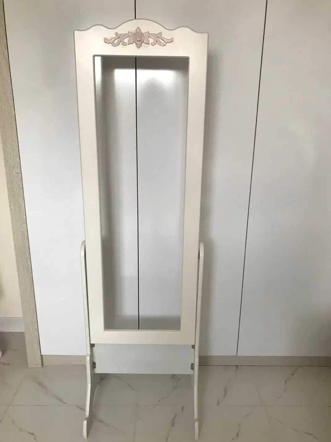 چوب لباسی فلزی و قاب آینه چوبی|آینه|اصفهان, جاوان|دیوار