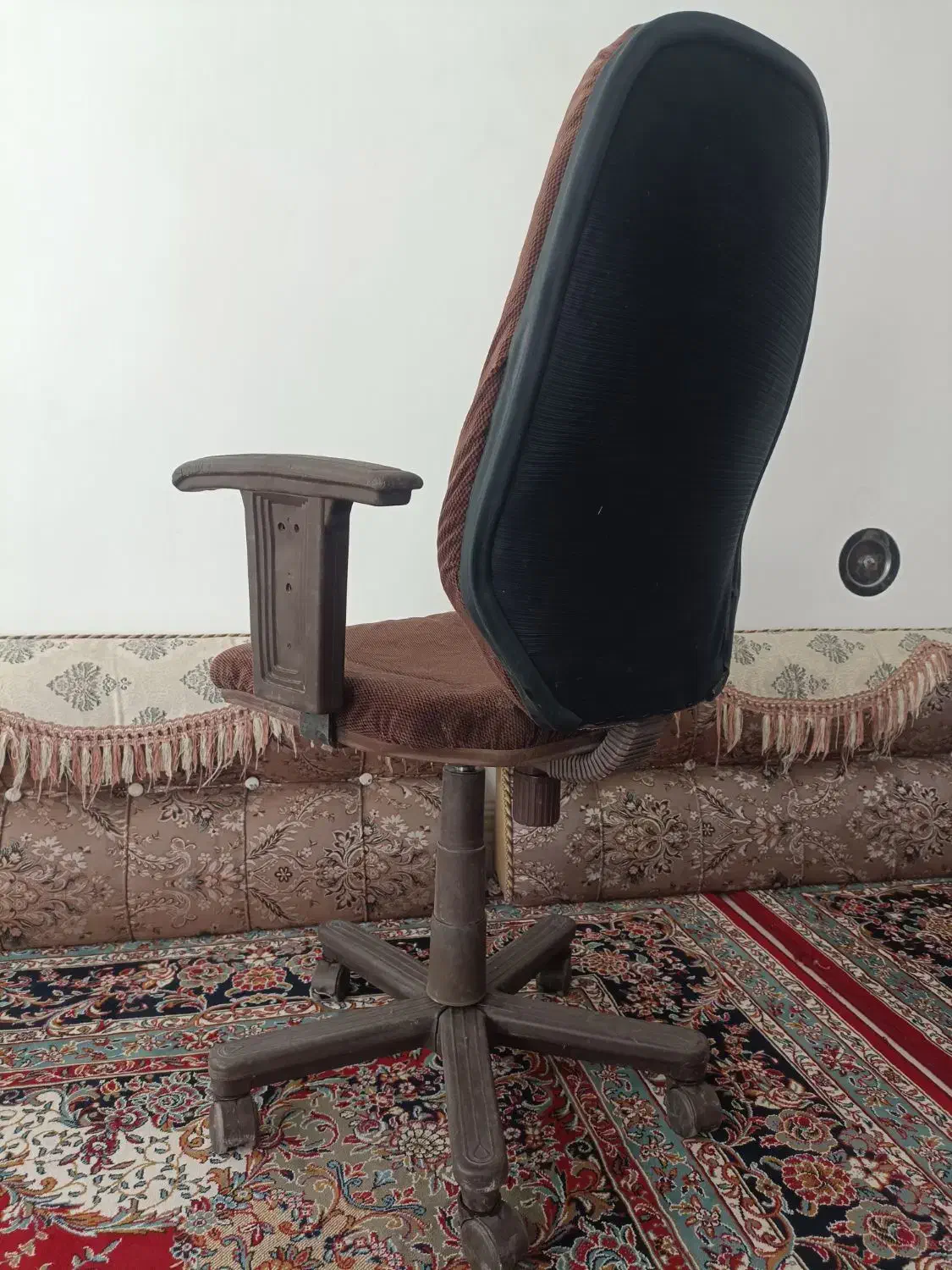 صندلی جک دار|صندلی و نیمکت|شیراز, سعدیه جنوبی|دیوار