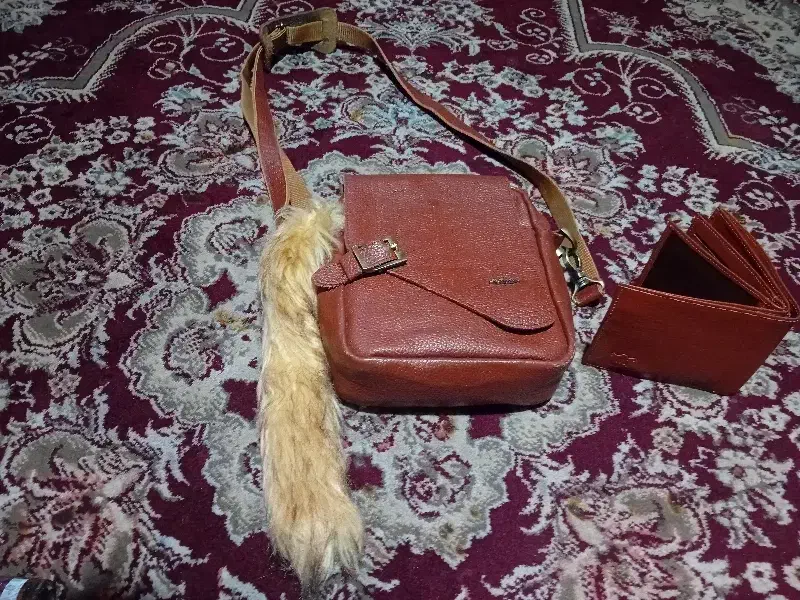 کیف چرم اصل|کیف، کفش، کمربند|اندیشه, اندیشه فاز ۱|دیوار