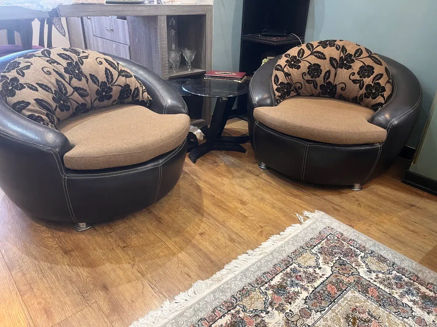 ۲ عددمبل تک نفره در حد نو|مبلمان خانگی و میز عسلی|سمنان, |دیوار