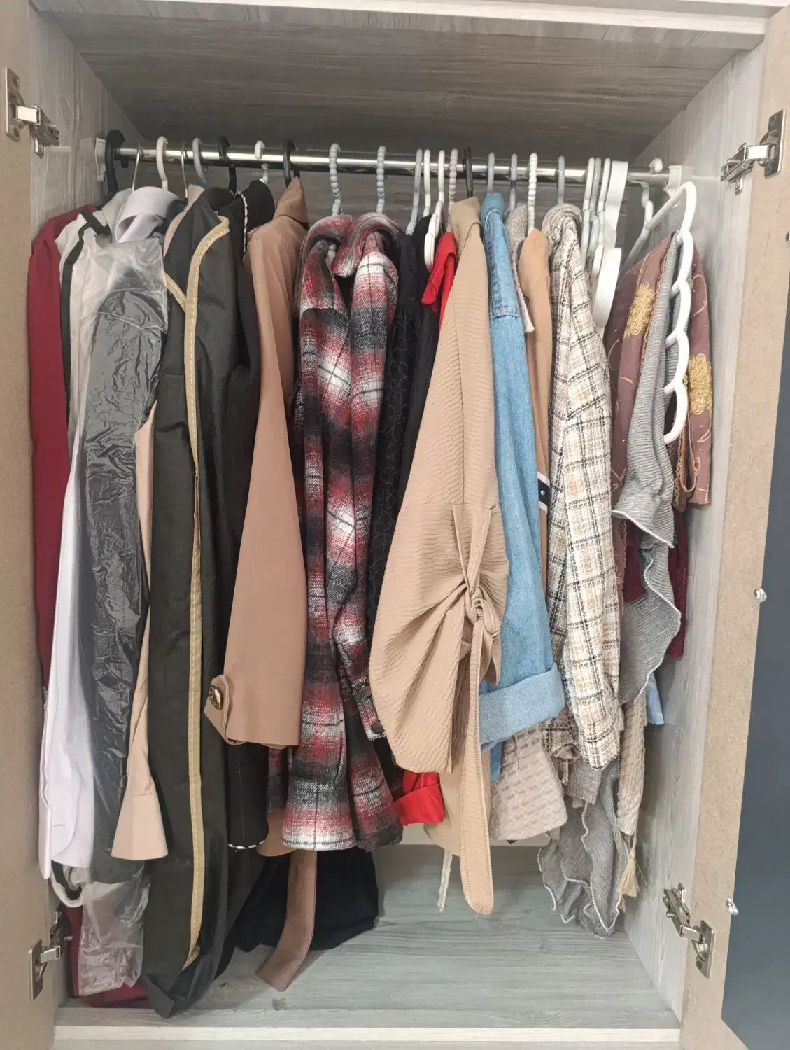 کمد|جاکفشی، کمد، دراور|بروجرد, |دیوار