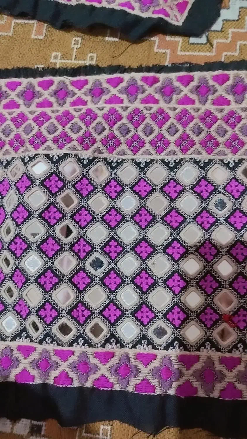 زیح استین|لباس|خاش, |دیوار