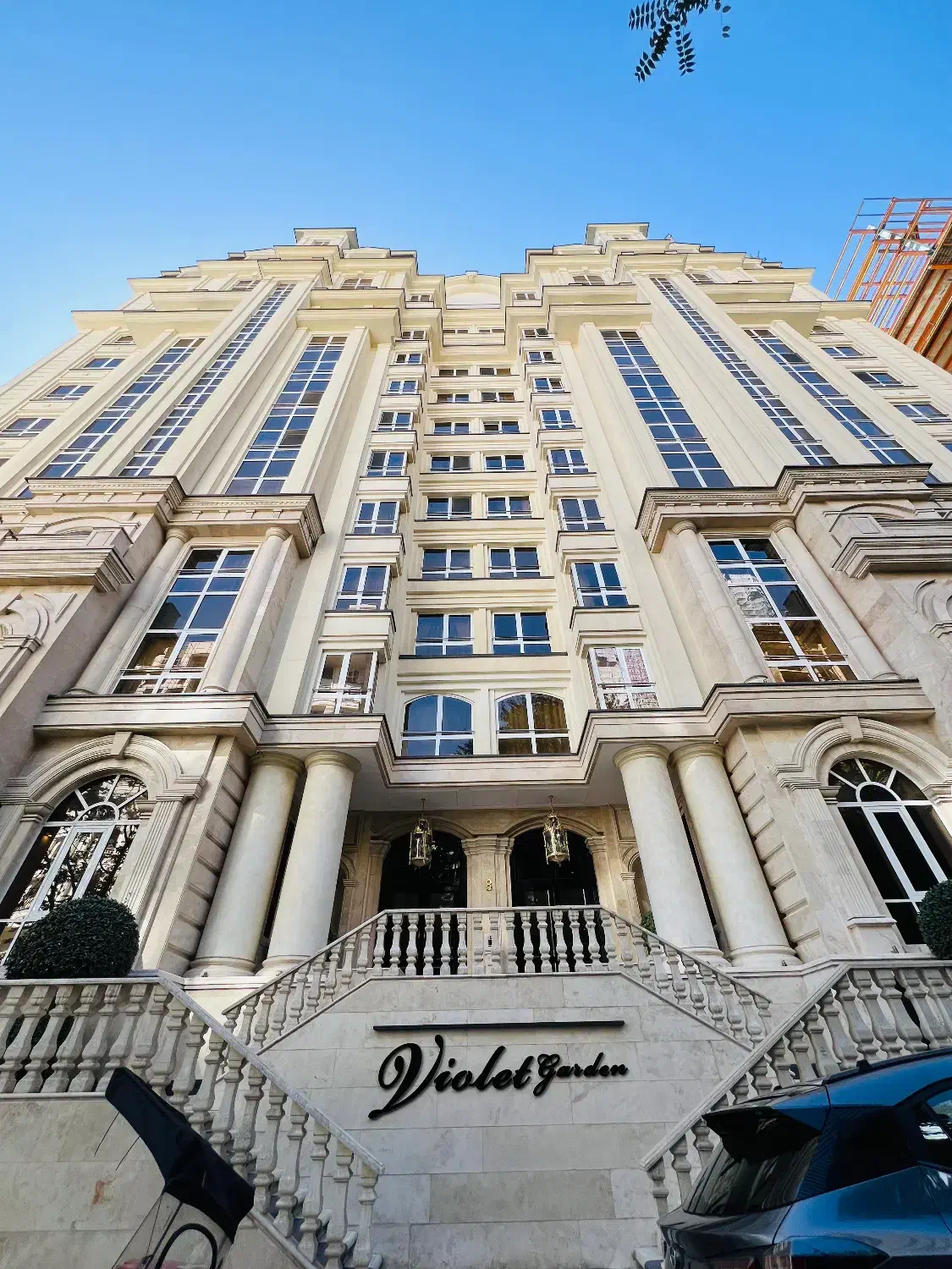 اپارتمان۳۳۰متر۴خواب نیاوران۱۵۰متر حیاط اختصاصی