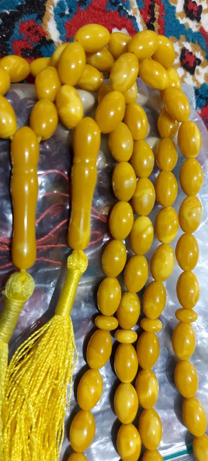 دوتا تسبیح کهربا رنگ زرد عسلی بودار فروشی|کلکسیون و سرگرمی|رفسنجان, |دیوار