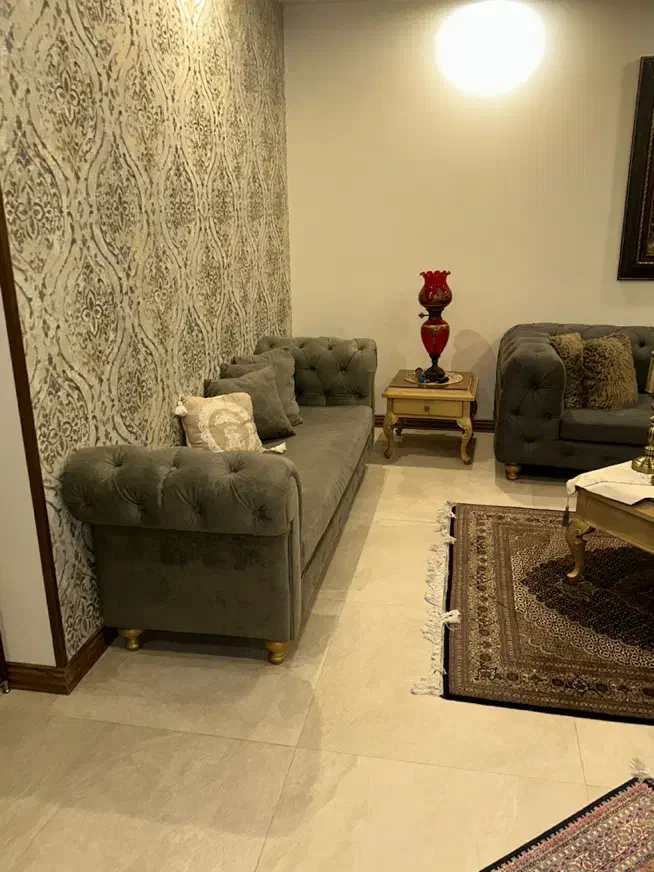مبل چستر و میز نهارخوری|مبلمان خانگی و میز عسلی|تهران, شهران جنوبی|دیوار
