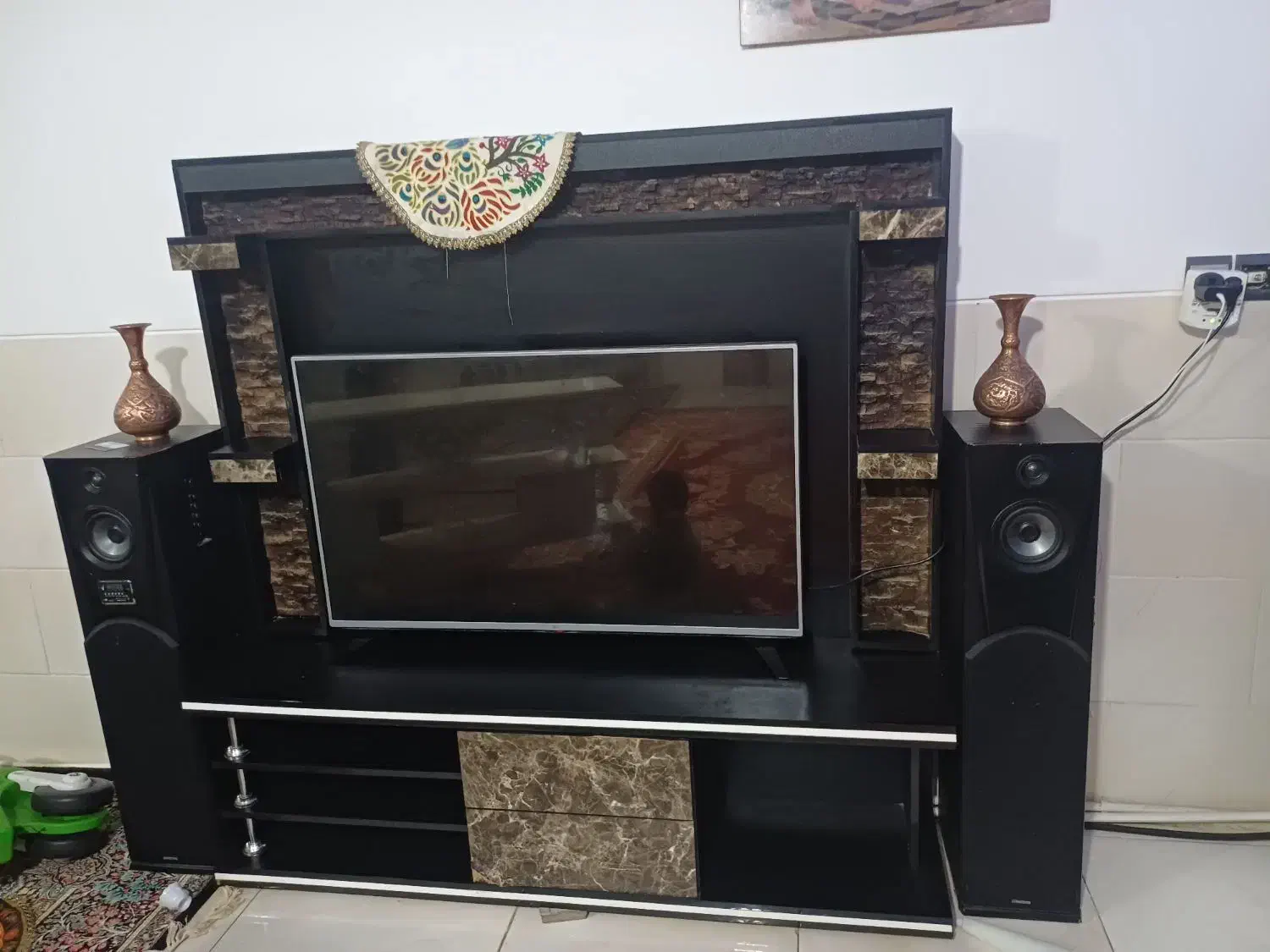 میز تلویزیون ام دی اف خودم دادمبرام ساختن|میز تلویزیون|کرمان, |دیوار