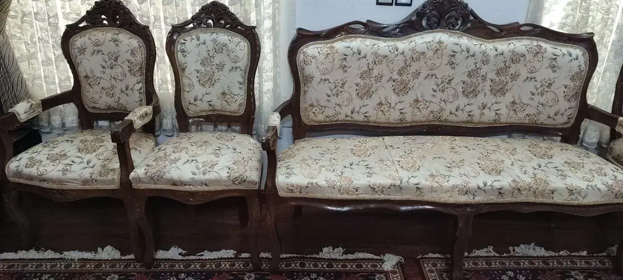 مبلمان ۷ نفره سلطنتی+میز وسط+۴ عددعسلی|مبلمان خانگی و میز عسلی|قائم‌شهر, |دیوار