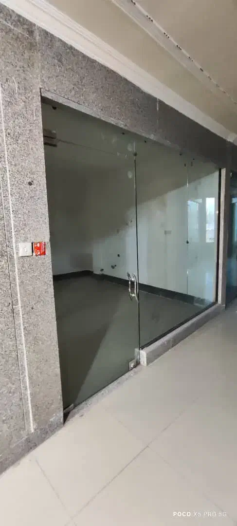 مغازه ۲۳ متری طبقه بالایی پاساژ آزادی|فروش مغازه و غرفه|بروجن, |دیوار