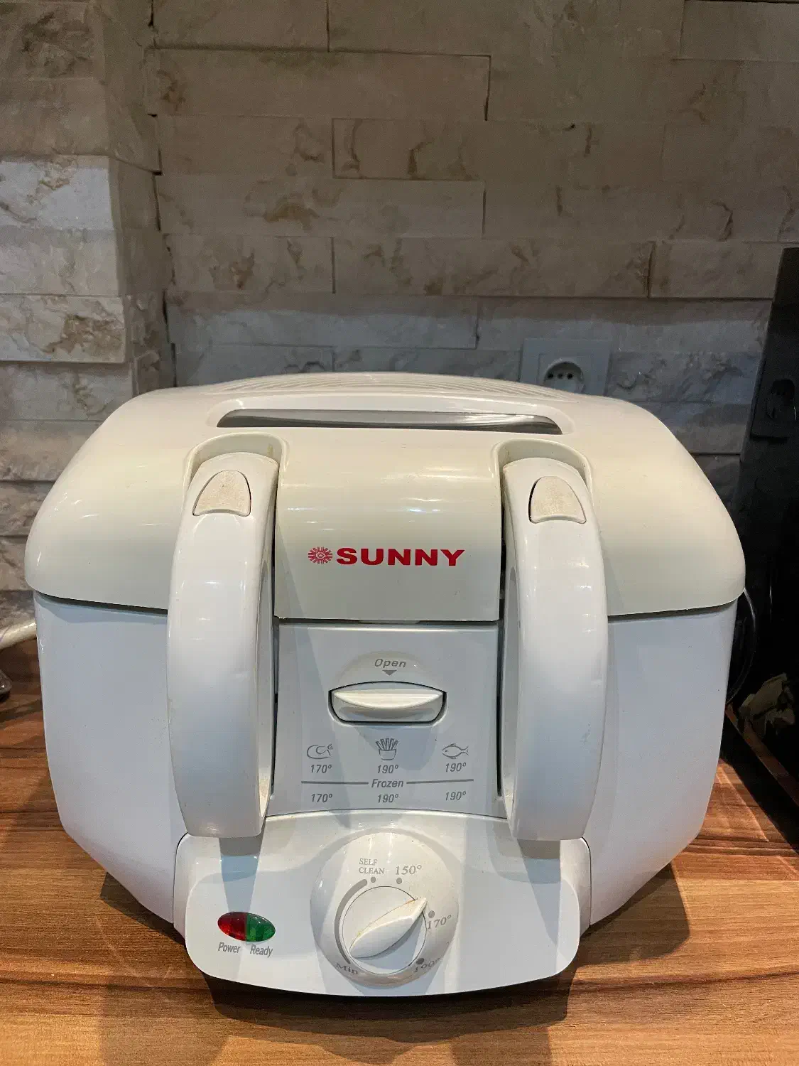 سرخ کن|ظروف پخت‌وپز|گرگان, |دیوار