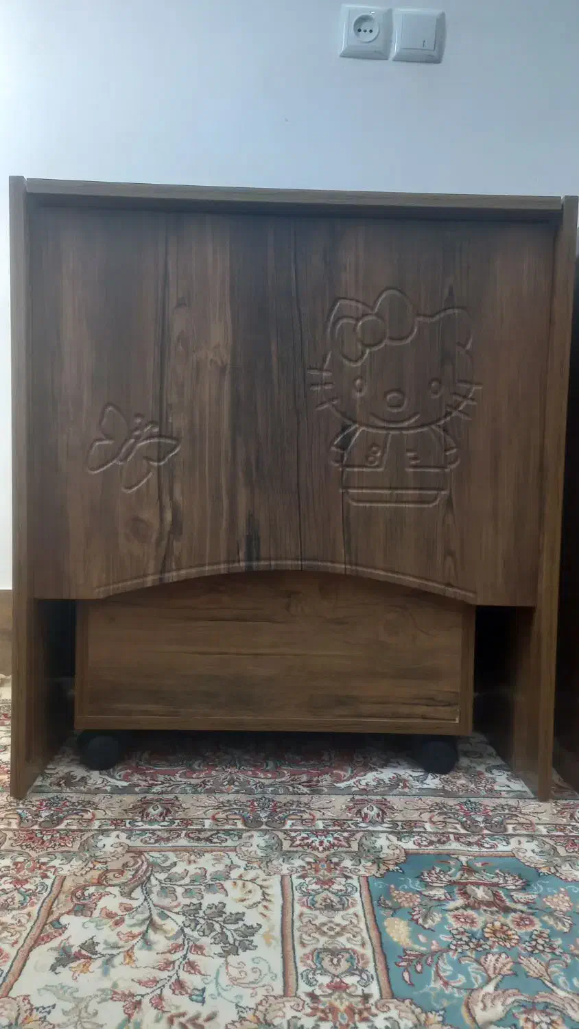 صندلی ومیز تحریر *پرسپولیس* وکی تی|میز تحریر و کامپیوتر|بیرجند, |دیوار