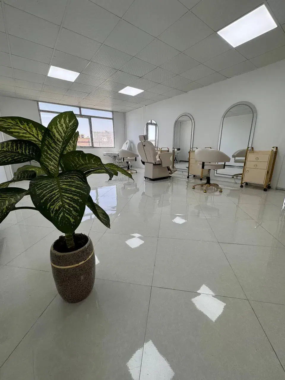 اجاره صندلی ناخن، میکاپ،کوپ،رنگ و لایت،مژه|خدمات آرایشگری و زیبایی|کرج, المهدی|دیوار