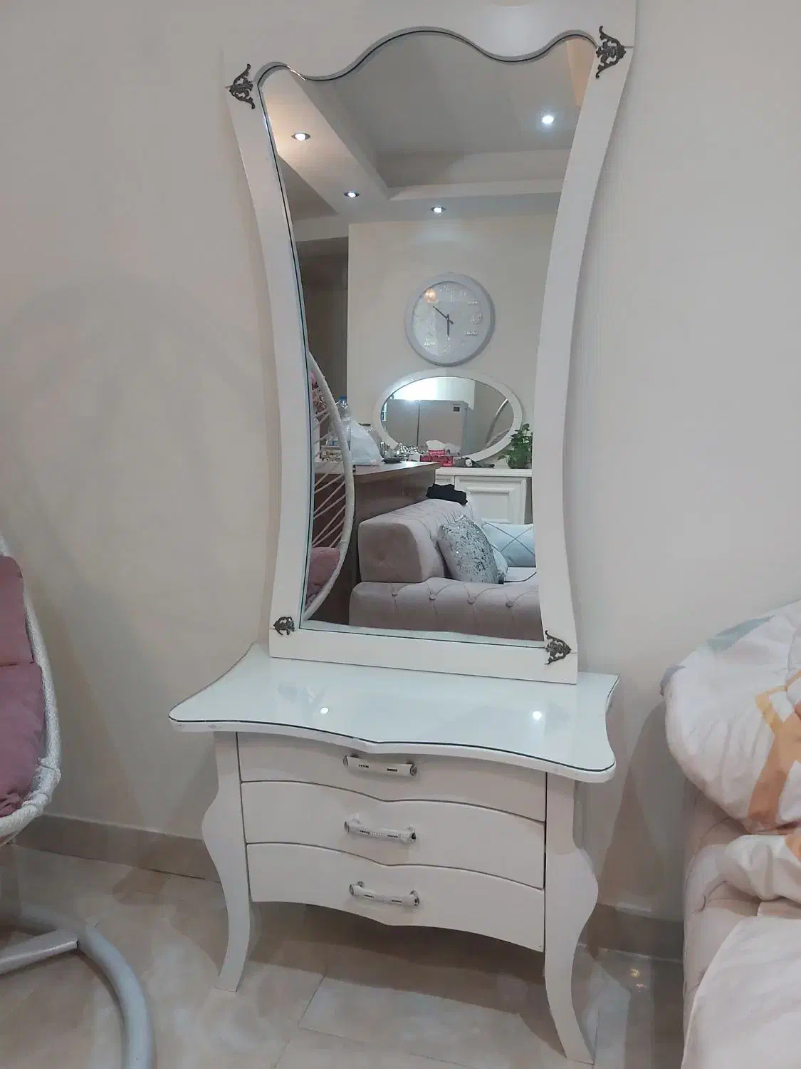 آینه کنسول در حد نو ۲ میلیون تومان|بوفه، ویترین، کنسول|رشت, شالکو|دیوار