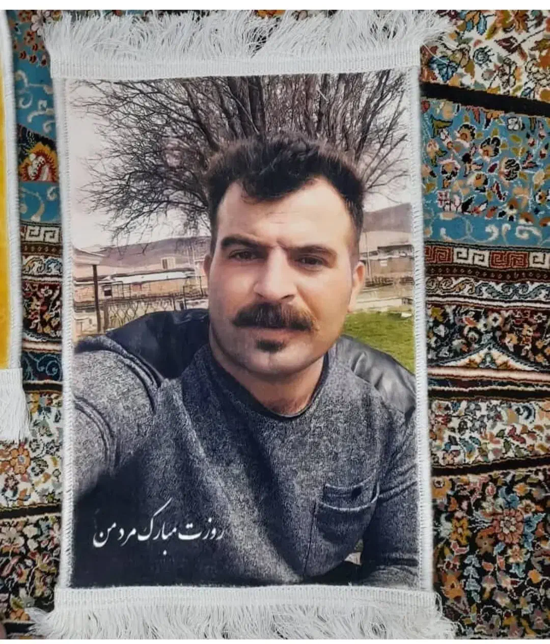 تابلو فرش مهگل|تابلو فرش|قم, باغ کرباسی|دیوار