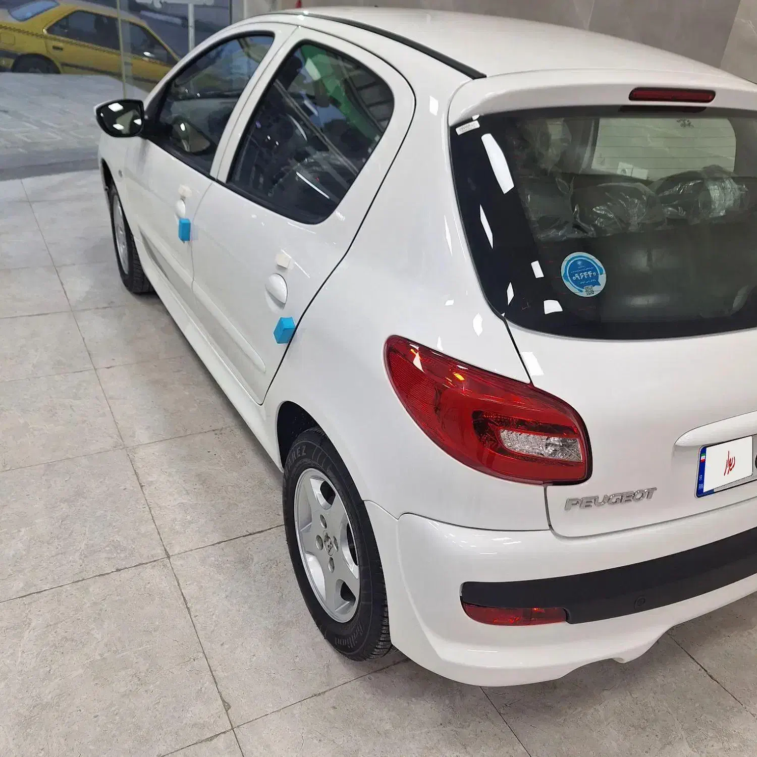 ۲۰۷مدل ۱۴۰۴سقف فلز|خودرو سواری و وانت|رودهن, |دیوار