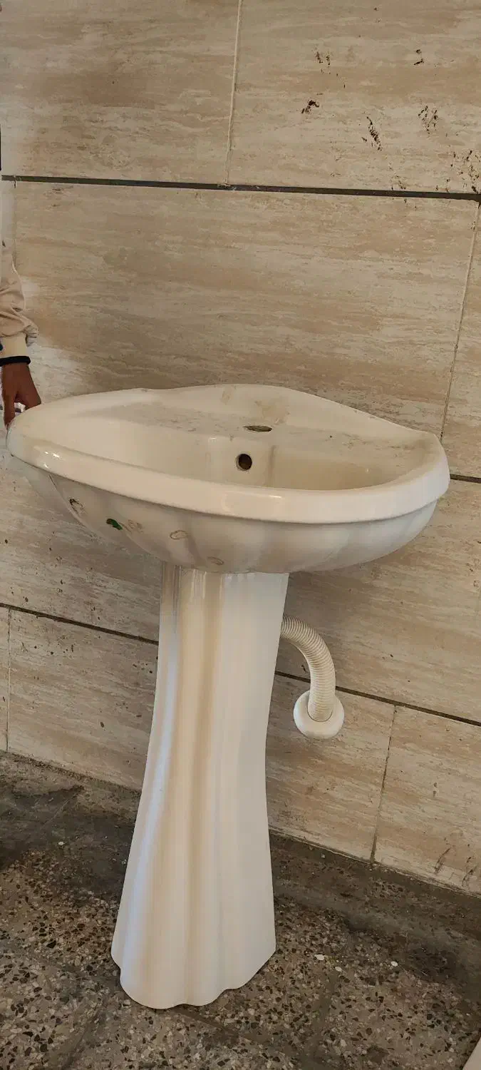 روشویی بدون ایراد|لوازم سرویس بهداشتی|صدرا-فارس, فاز ۱|دیوار