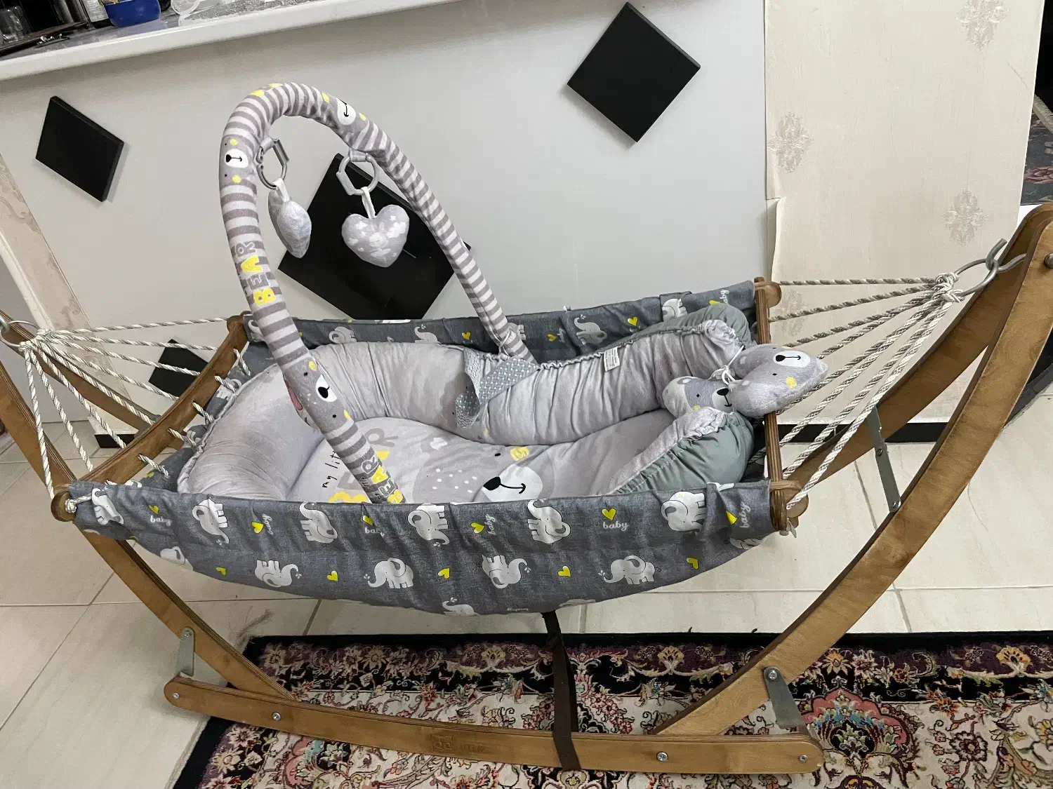 گهواره نو|تخت و صندلی بچه|رشت, شهرک قدس|دیوار