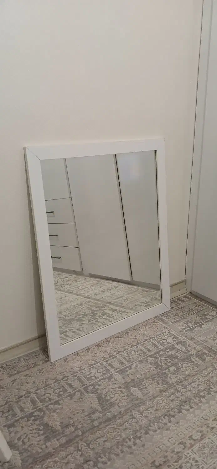 آینه|آینه|مشهد, رستگار|دیوار