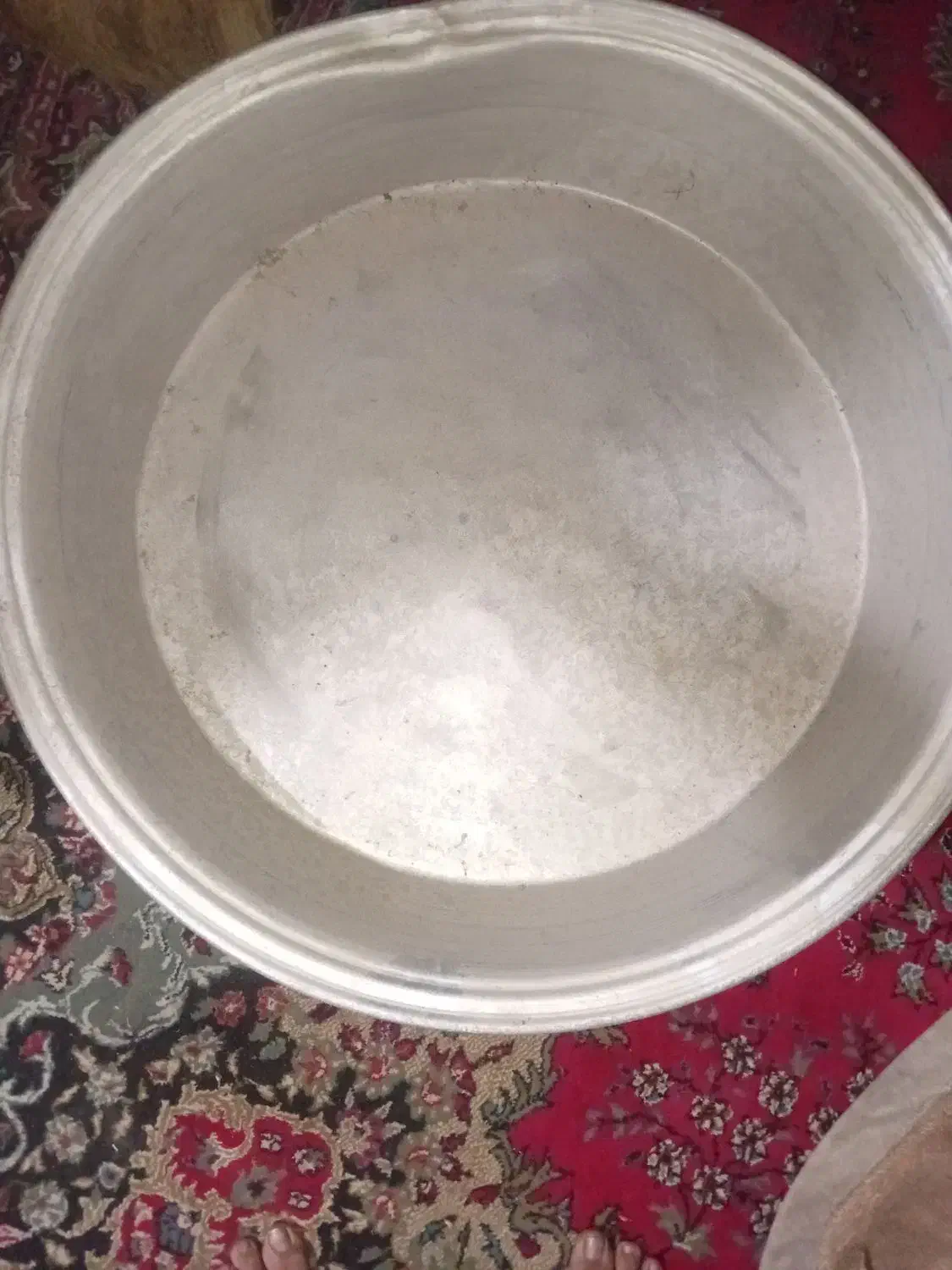 لگن بزرگ|ظروف پخت‌وپز|کلاله, |دیوار